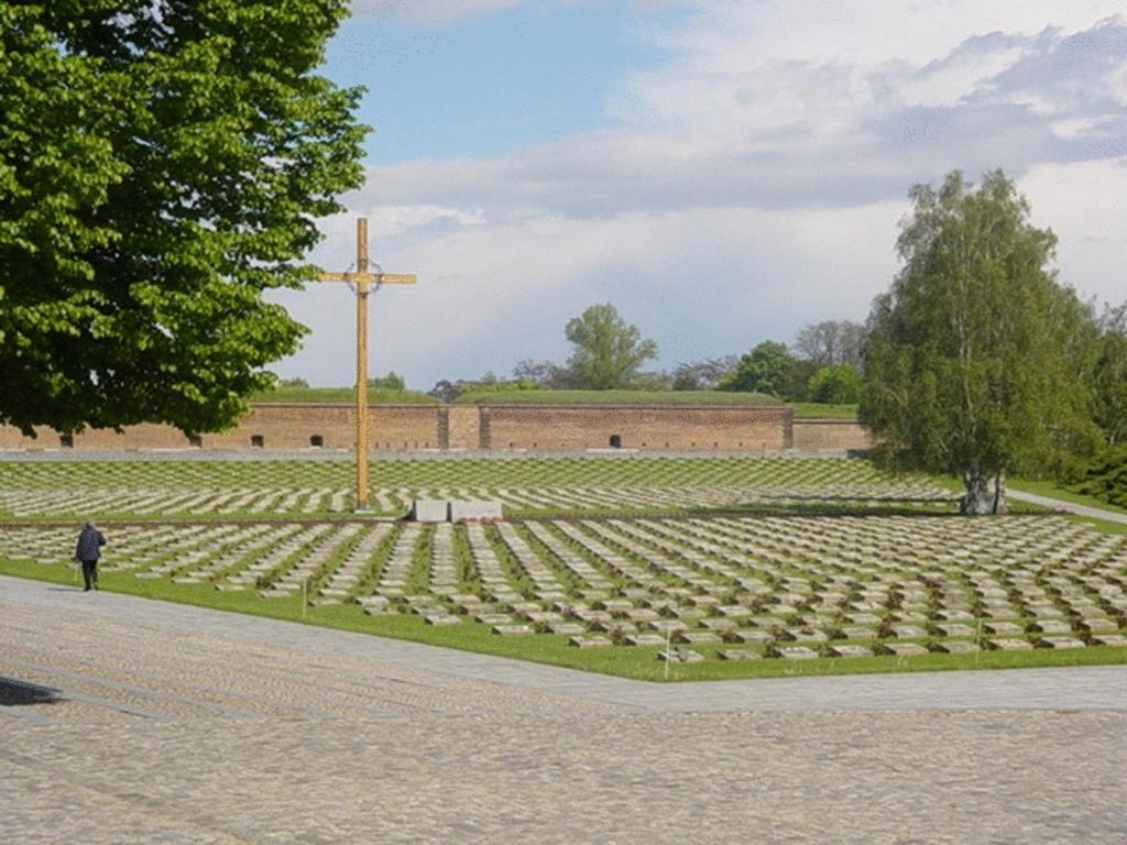 Parkhotel Terezin Buitenkant foto
