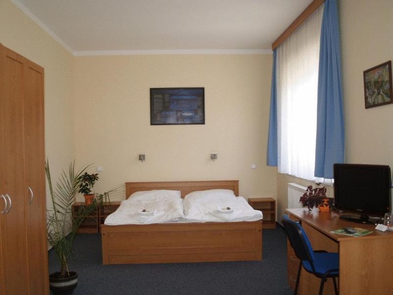 Parkhotel Terezin Buitenkant foto